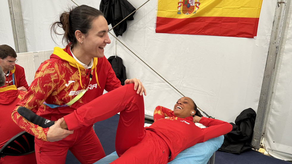 Patri Carballo, las manos coruñesas que cuidan del atletismo español