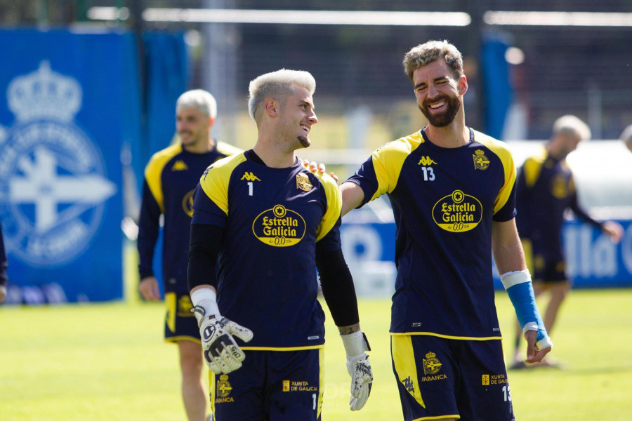 El rompecabezas en la portería del Depor