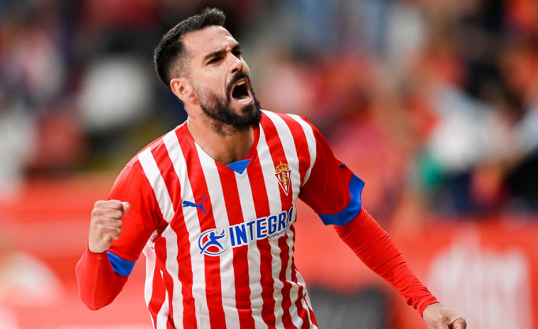 El central Pablo Insua del Sporting de Gijón,  primer fichaje del Granada