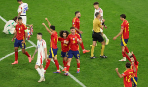 España desborda a Italia (1-0) y se clasifica como primera de grupo