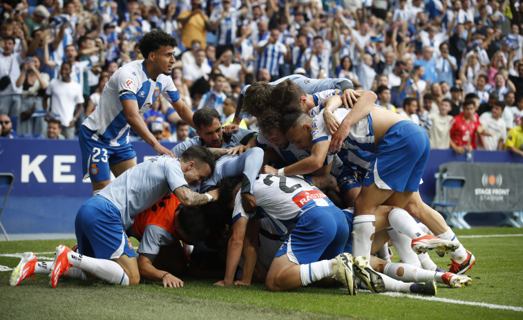 Javi Puado guía a los ‘pericos’ al ascenso