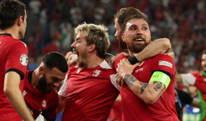 Apoteosis de Georgia, rival de España en octavos (2-0)