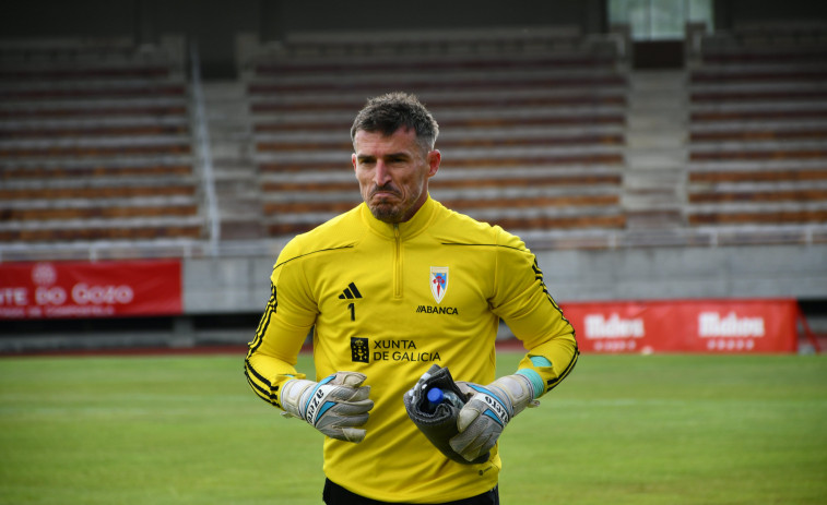 El Ourense CF roba a Pato al Compos después de cinco años en Santiago