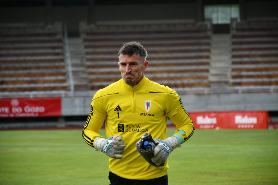 El Ourense CF roba a Pato al Compos después de cinco años en Santiago