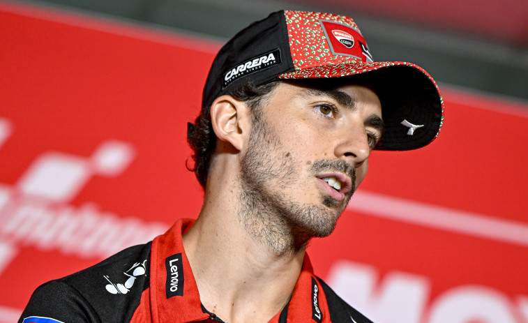 Bagnaia acaba en la 'pole' con nuevo récord, con Marc Márquez por los suelos