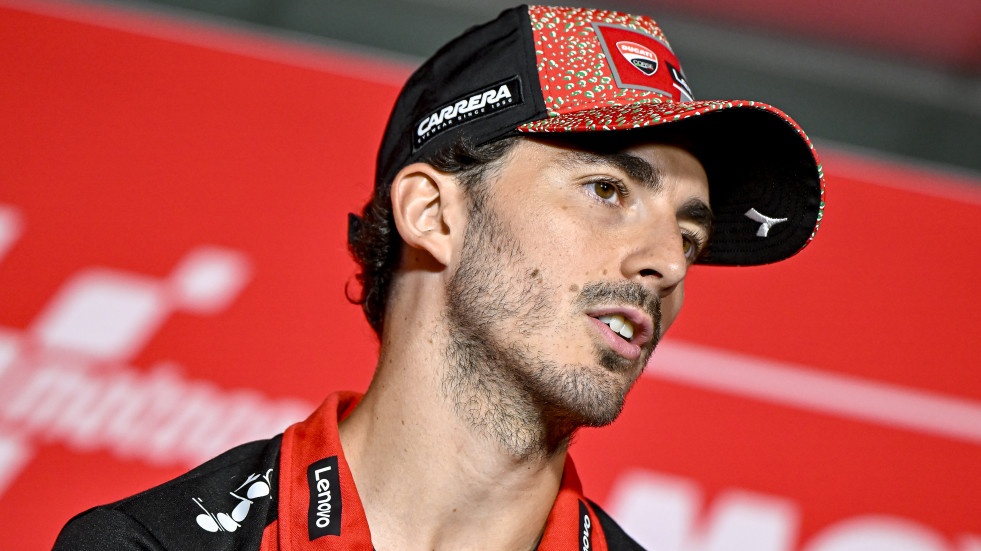 Bagnaia acaba en la 'pole' con nuevo récord, con Marc Márquez por los suelos