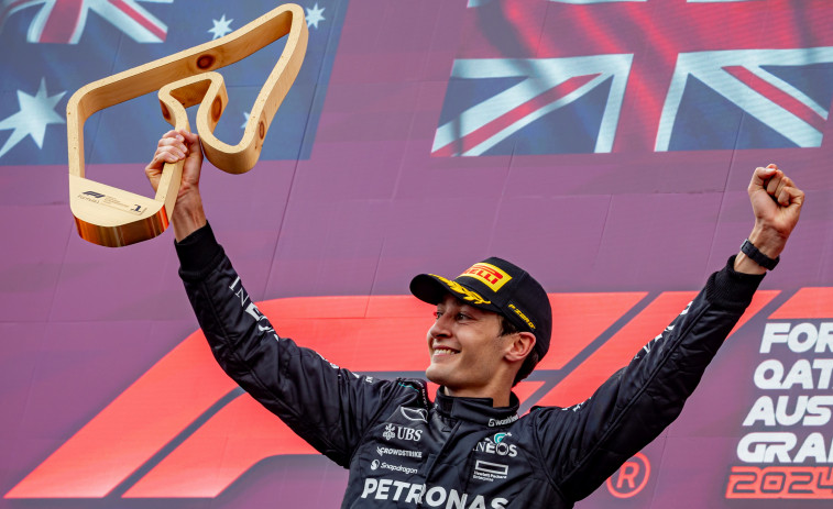 Russell gana y Sainz sube al podio tras un choque de Norris y Verstappen por el liderato