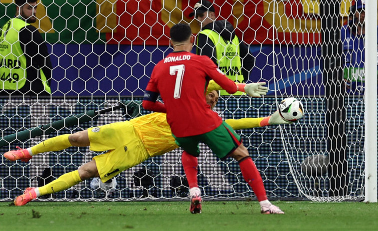 Diogo Costa reina en la tragicomedia de Cristiano Ronaldo (0-0)