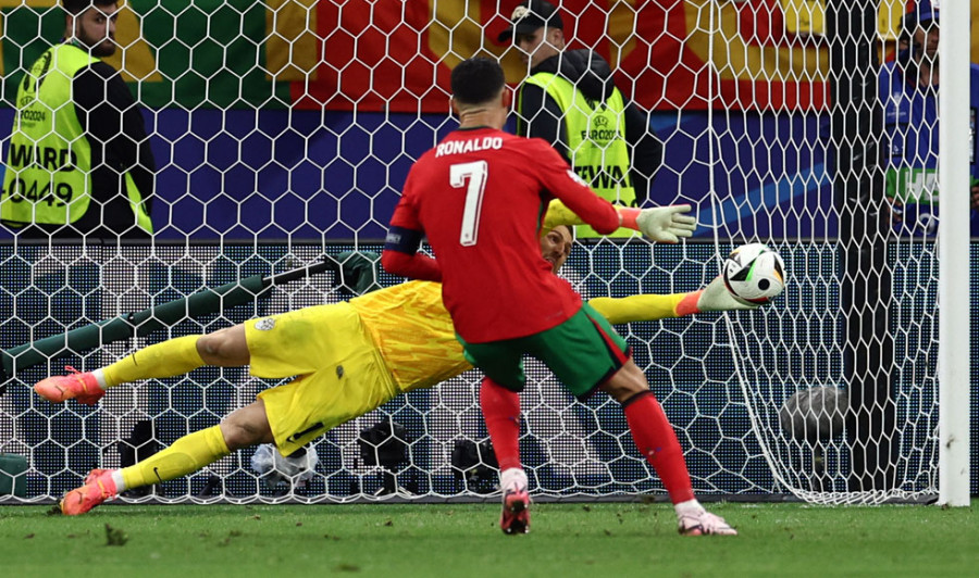 Diogo Costa reina en la tragicomedia de Cristiano Ronaldo (0-0)