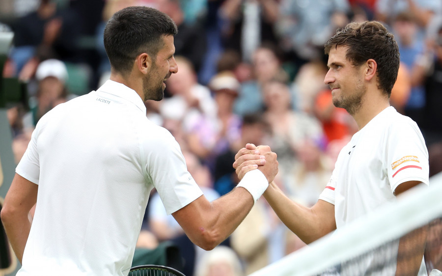 Djokovic derrota con contundencia al checo Vit Kopriva