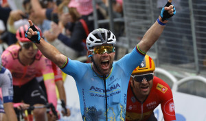 Cavendish canibaliza a Merckx en el Tour de Francia