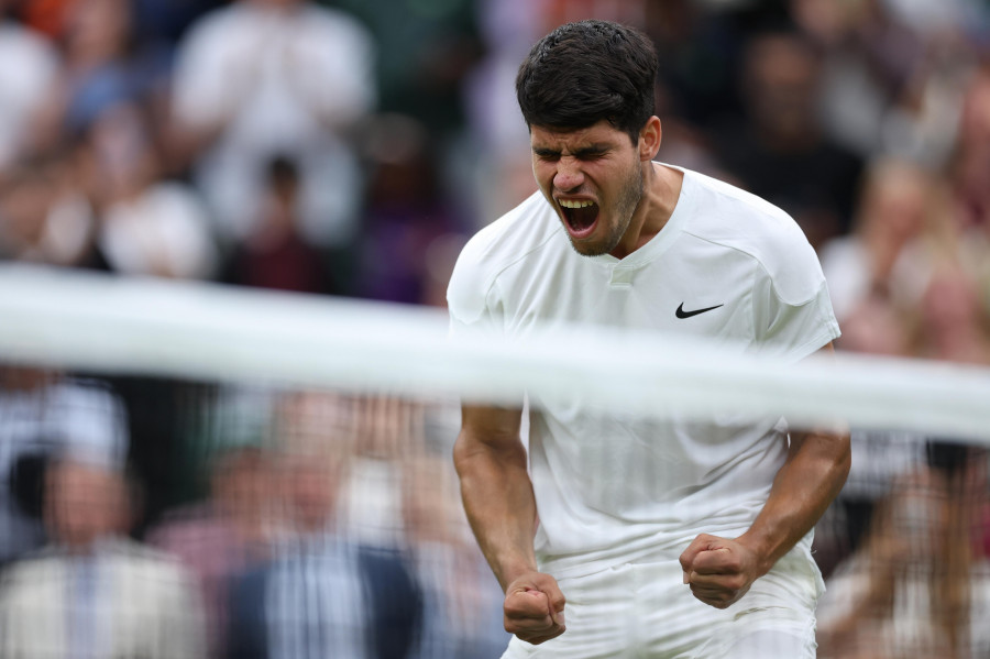 Alcaraz, a cuartos de Wimbledon tras ganar en 4 sets a Humbert