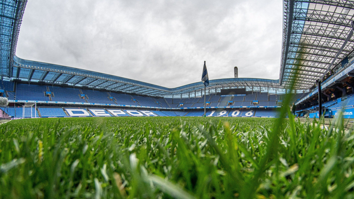 Riazor cesped vacio estadio