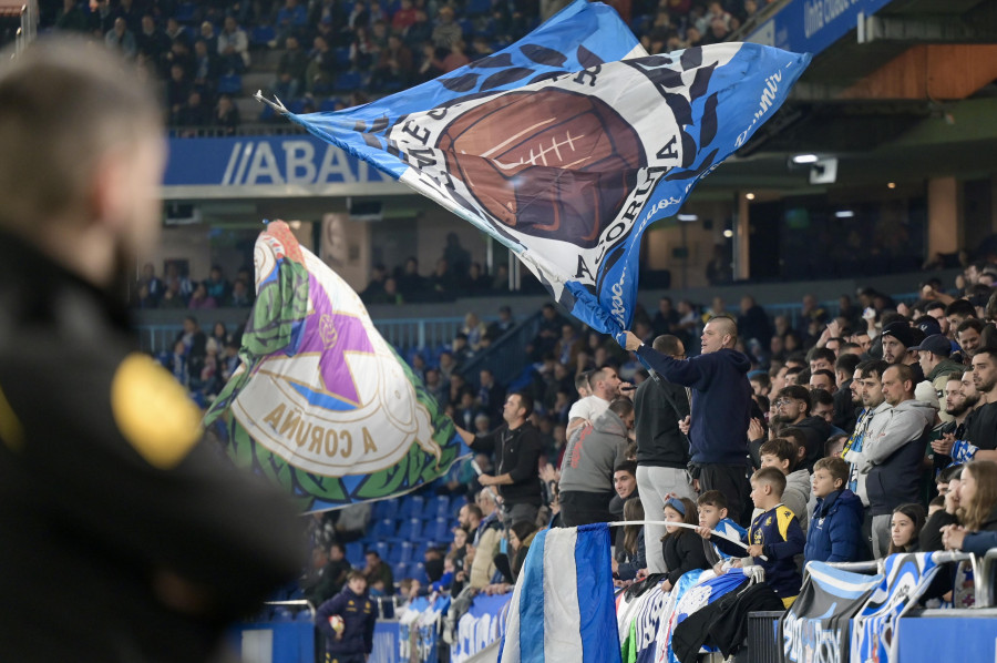 La generación Z del Depor se rasca el bolsillo para ir a Riazor