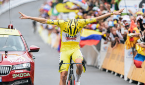 Pogacar toca el cielo del Tour en Isola 2.000