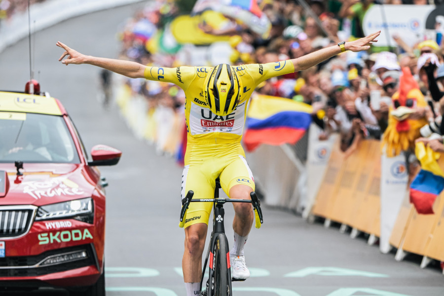 Pogacar toca el cielo del Tour en Isola 2.000