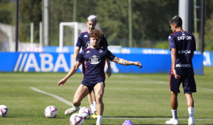 Mario Soriano se retira antes del entrenamiento, Petxarroman y Alcaina siguen al margen