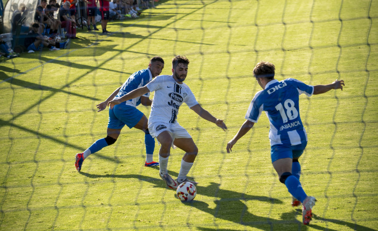 El Fabril supera al Silva con un gol postrero de Jaime Garrido