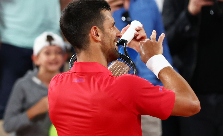 Djokovic intimida y espera a Nadal