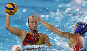 España cumple con goleada en el debut ante Francia (15-6)