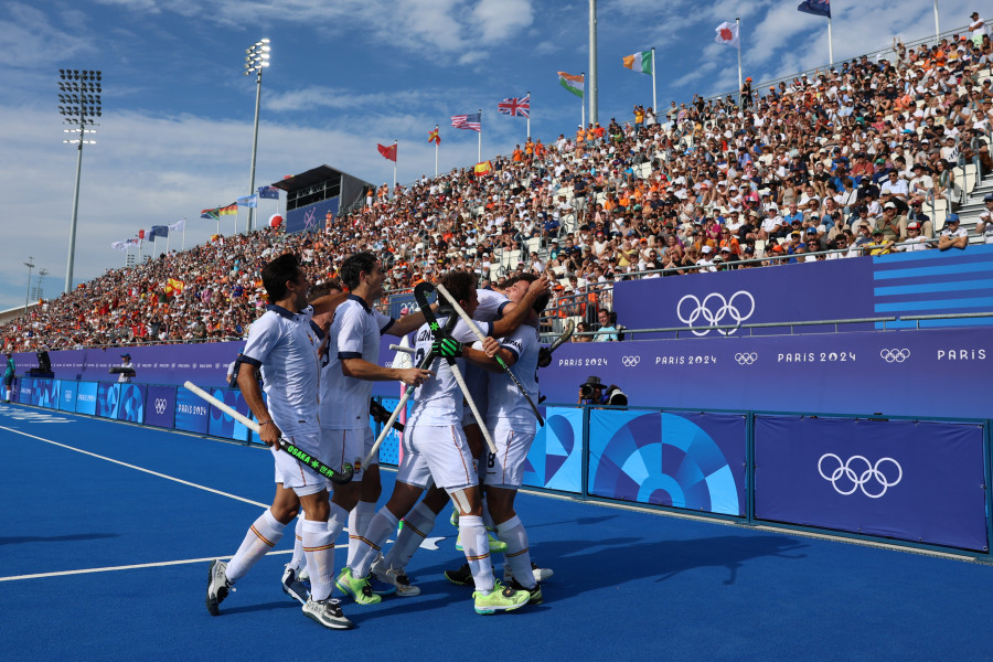 España se levanta ante la campeona del mundo de hockey (0-2)