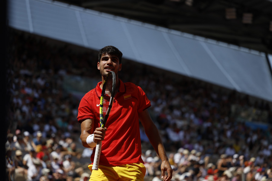 Alcaraz avanza hacia las medallas antes de su cita con Nadal en el dobles