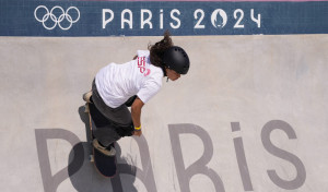 La skater coruñesa Julia Benedetti sólo completa una ronda en París