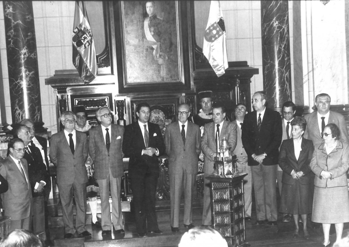 Presentaciu00f3n del Teresa Herrera de 1984 en el ayuntamiento coruu00f1u00e9s