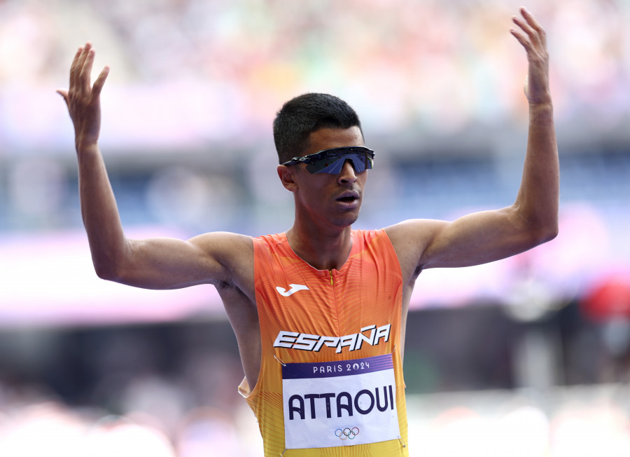 Attaoui se clasifica por tiempos para la final de 800, los relevos 4 x400 eliminados