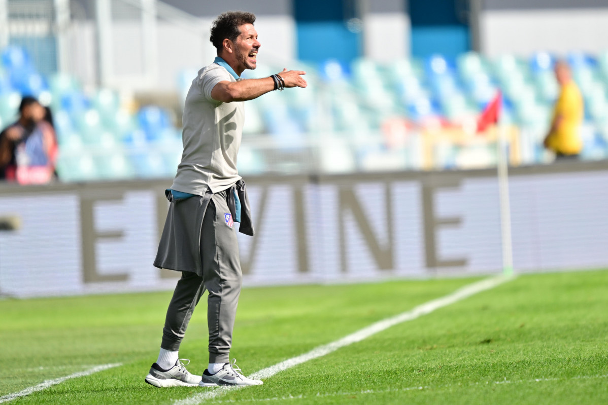 Goteborg (Sweden), 11/08/2024.- Atlético's coach Diego Simeone during the friendly soccer match between Atletico Madrid and Juventus at Ullevi in Gothenburg, Sweden, 11 August 2024. (Futbol, Amistoso, Suecia, Gotemburgo) EFE/EPA/BJORN LARSSON ROSVALL SWEDEN OUT