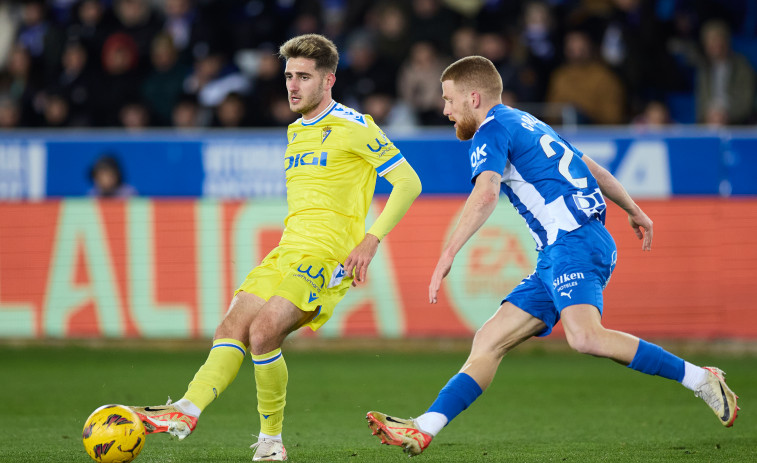 El Dépor, tras la pista de Robert Navarro, que se queda sin dorsal en la Real Sociedad