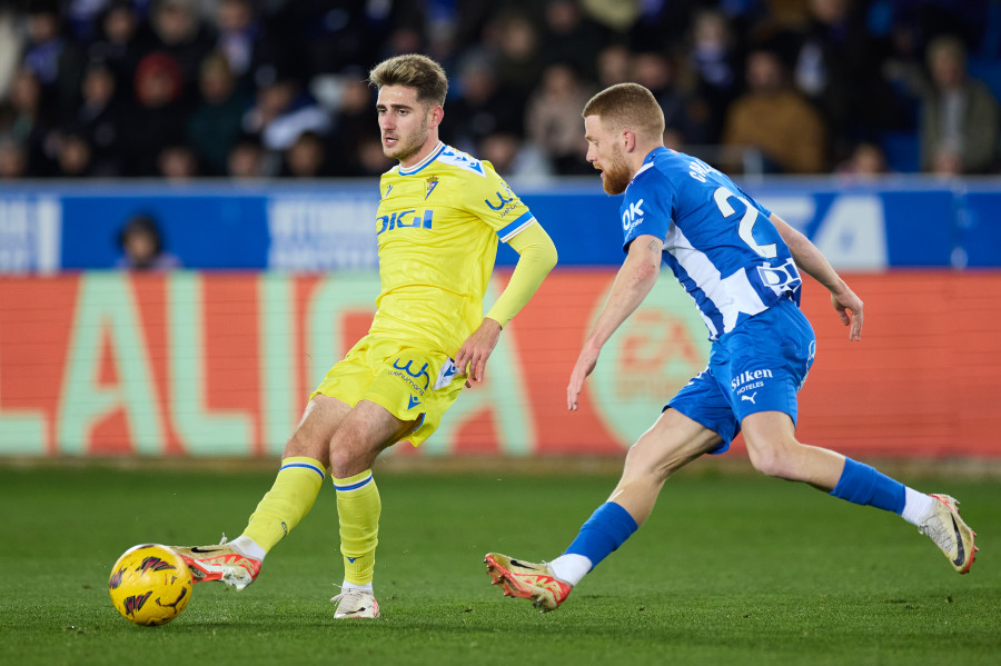 El Dépor, tras la pista de Robert Navarro, que se queda sin dorsal en la Real Sociedad