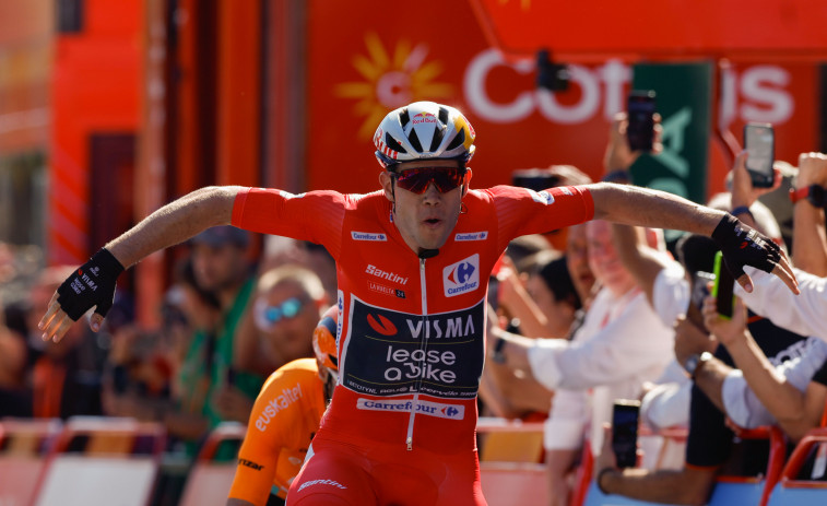 Van Aert se lleva el triunfo en la tercera etapa y amplía su liderato en La Vuelta