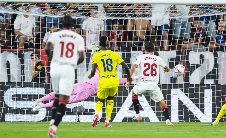 El Villarreal gana en el Sánchez-Pizjuán con un gol de Ayoze en el alargue (1-2)