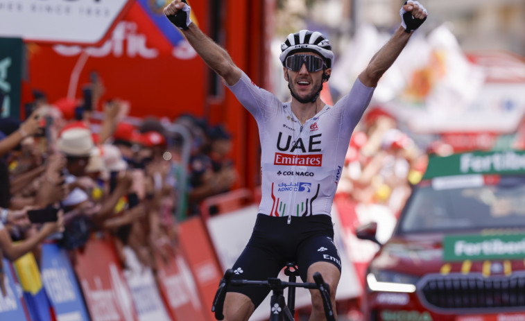 Adam Yates gana en solitario la novena etapa de la Vuelta a España