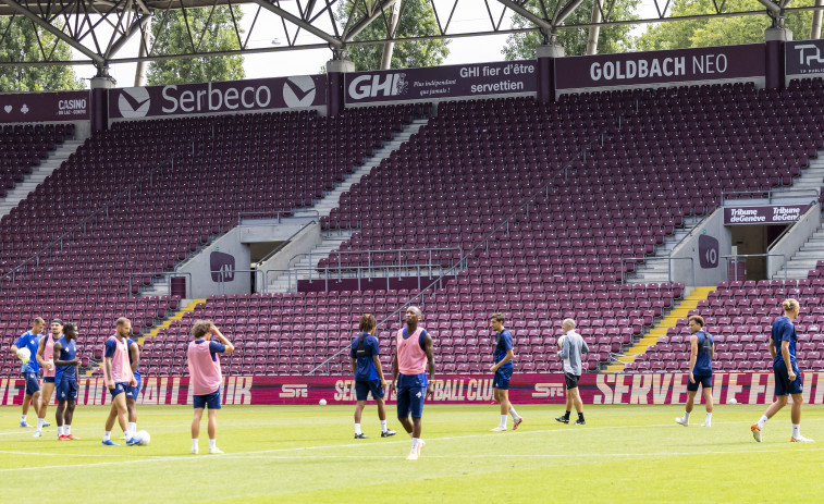 Una epidemia de hongos afecta al estadio de Ginebra a pocos días de acoger el Suiza-España