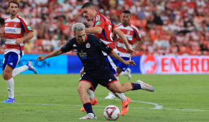 Granada-Dépor (1-1). Guardar la ropa tras nadar contracorriente