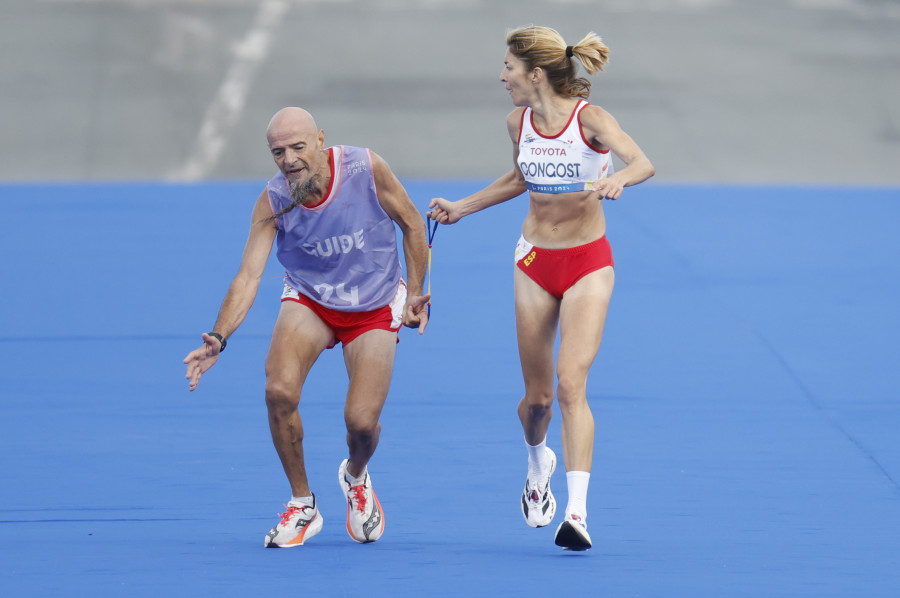 Le quitan el bronce a una paralímpica española por soltar la cuerda de su guía para evitar que se cayese