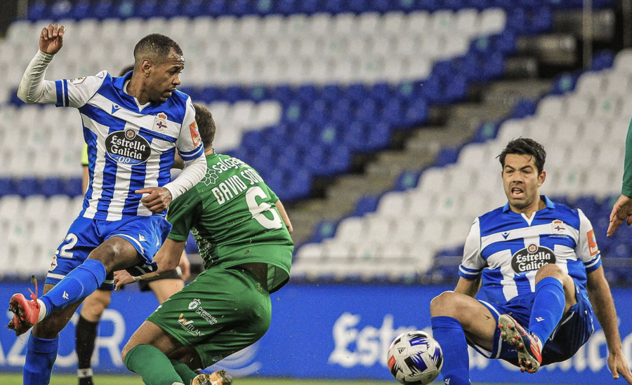 Ni cuatro años han pasado: del Dépor-Compostela (0-2) al Fabril-Compostela (2-0). Y ambos en Riazor