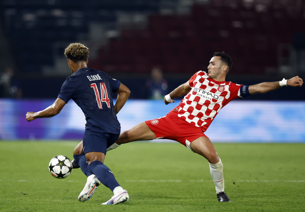 Un error de Gazzaniga amarga el debut europeo del Girona en el minuto noventa (1-0)