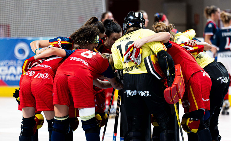 La selección femenina arrolla a Francia (8-2) y se cita con Argentina en las semifinales del Mundial