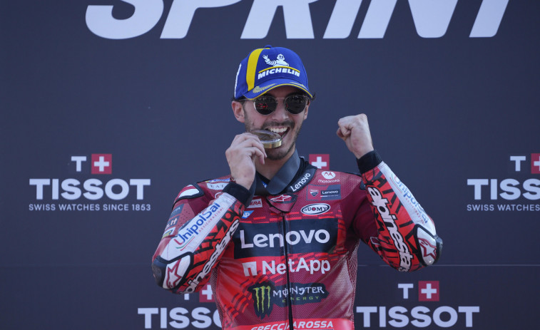 Bagnaia hace del error de Martín una nueva victoria; Canet y Furusato en 'pole position'