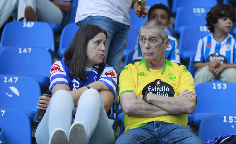 Pitadas, la grada que se vacía y primer enfado en Riazor