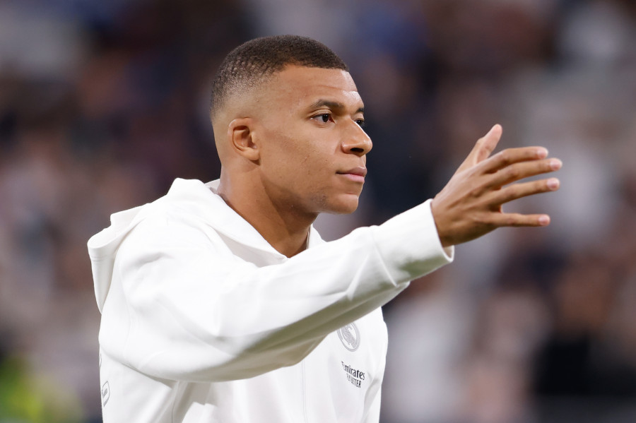 Mbappé sufre una lesión muscular y es baja para el derbi