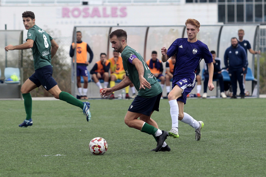 Álex Segade, gol en Ribadeo con un ojo en la Copa del Rey