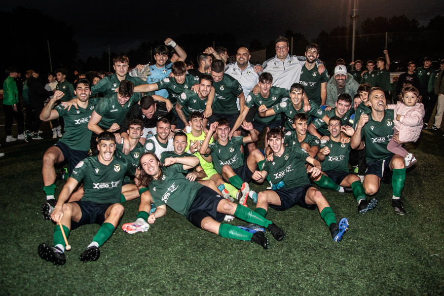 El San Tirso hace historia entre las tinieblas y jugará ante un Primera (1-1; 5-3)