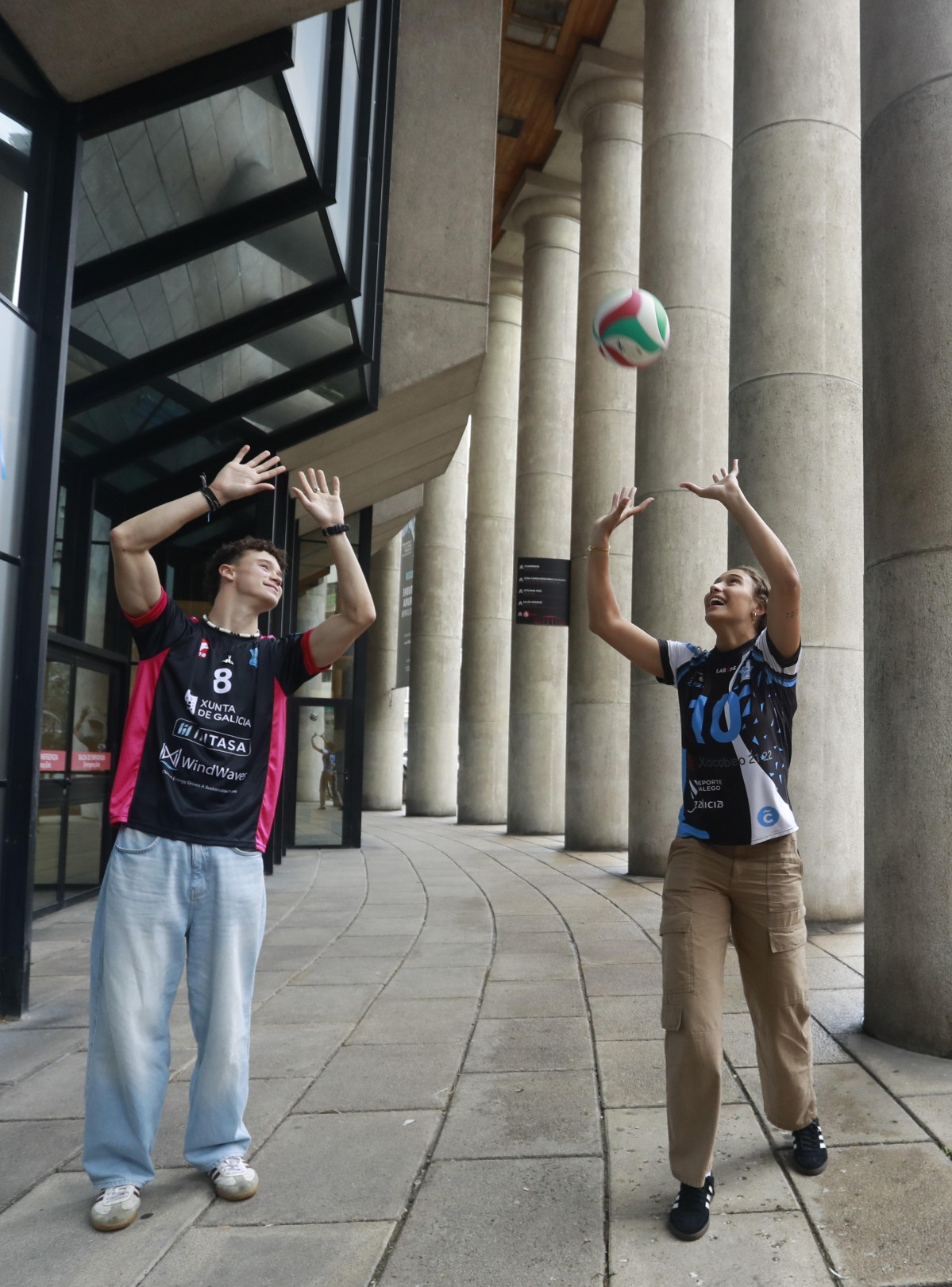 Los hermanos Roi e Inu00e9s Losada, jugadores de voleibol en el San Sadurniu00f1o y el Zalaeta  @Patricia G. Fraga