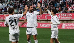 Luis Chacón marca en la goleada de la Cultural ante el Ourense (3-0)