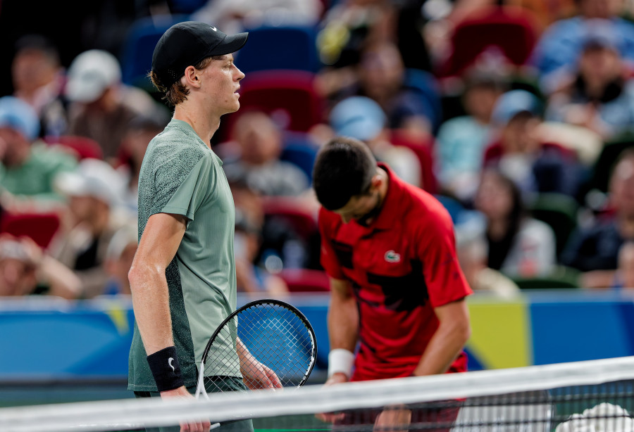 Sinner fulmina a Djokovic y conquista Shanghái