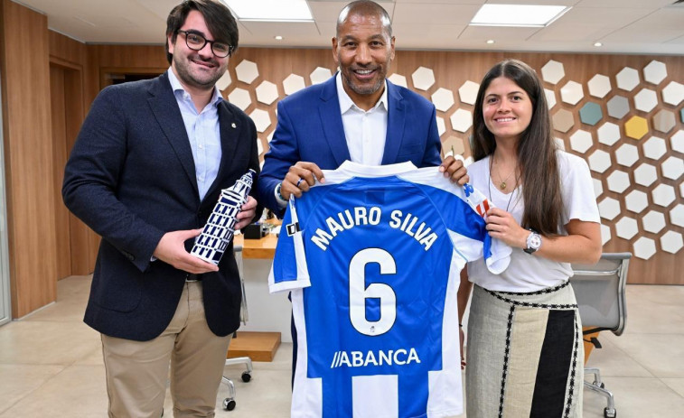 Mauro Silva recibe en la sede de la Federación Paulista a una delegación del Dépor